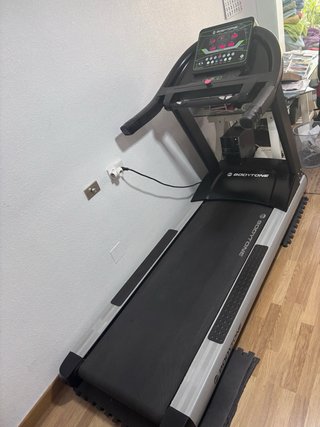 Cinta de correr profesional Bodytone Ikarus