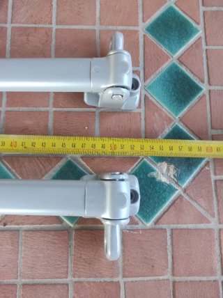 Set di bracci per tende con sistema di tensione in metallo