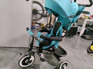 Triciclo Kinderkraft Aston