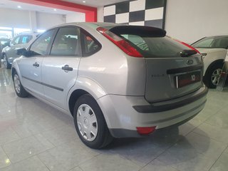 Ford Focus 1.6i  Trend