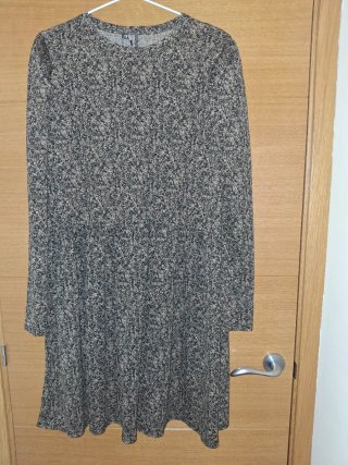 Vestido Zara flores beige y negro