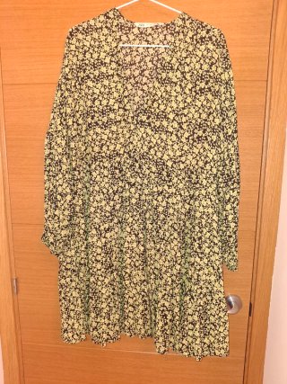 Vestido Zara flores beige y negro
