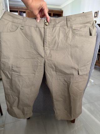 Pantalón corto cargo gris hombre