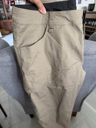 Pantalón corto cargo gris hombre