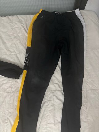 Conjunto Lacoste Negro y Amarillo