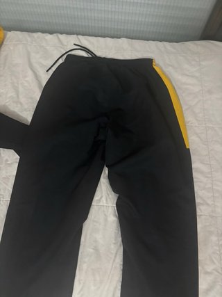 Conjunto Lacoste Negro y Amarillo