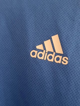 T-shirt Adidas azul