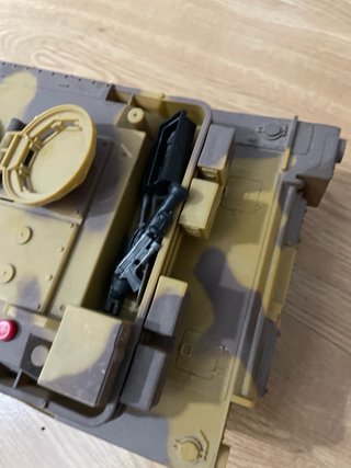 Tanque militar electrónico de juguete