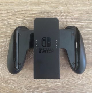 Nintendo Switch Azul/Rojo + Accesorios+ 1 Juego