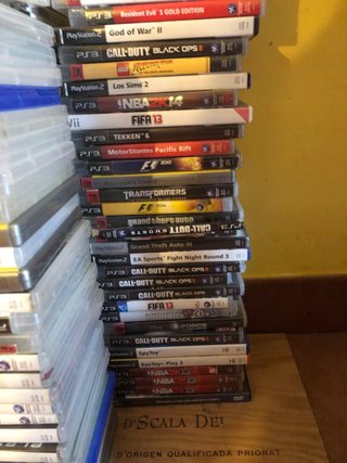 + de 100 videojuegos y cajas para Ps3 y Ps2
