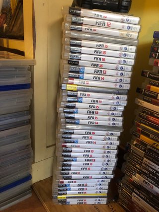 + de 100 videojuegos y cajas para Ps3 y Ps2