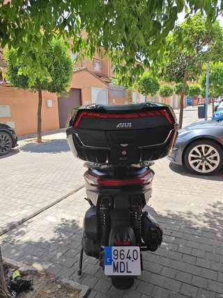 Piaggio MP3 530 HPE Exclusive Negro/Rojo