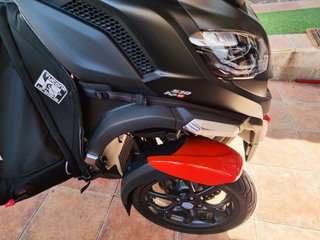 Piaggio MP3 530 HPE Exclusive Negro/Rojo