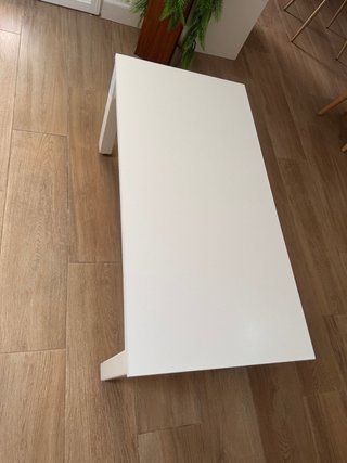 Mesa centro elevable Ikea blanca con ruedas