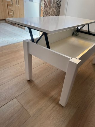 Mesa centro elevable Ikea blanca con ruedas