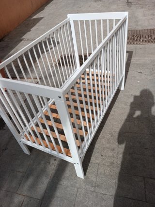 Cuna blanca como nueva