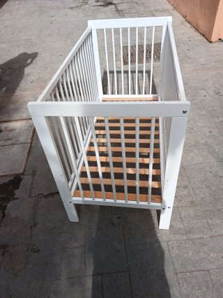 Cuna blanca como nueva