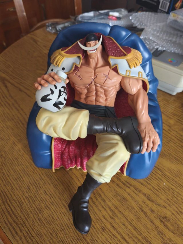 Figura de Edward Newgate (Whitebeard) de One Piece, línea Ichiban Kuji Masterlise Expiece