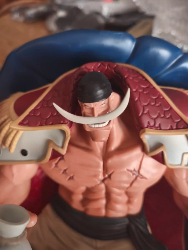 Figura de Edward Newgate (Whitebeard) de One Piece, línea Ichiban Kuji Masterlise Expiece