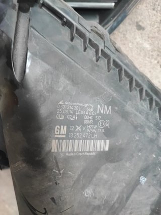 Faros Opel Zafira B