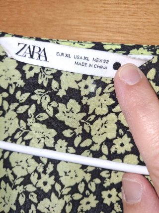 Vestido flores verde claro Zara