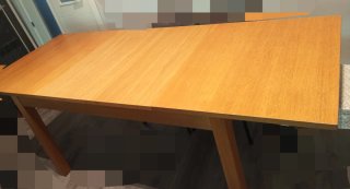 Mesa de comedor de madera