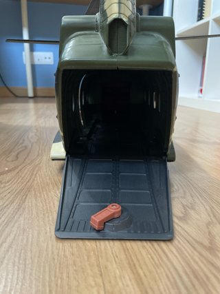 Helicóptero militar de juguete