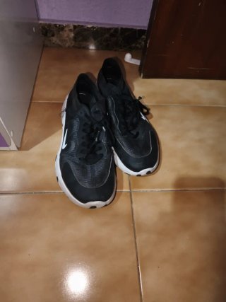 Zapatillas Nike Negras y Blancas