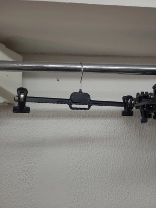 Lote 30 Perchas Pinza Negras Plástico