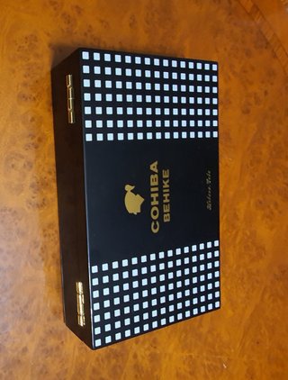 Caja Behike vacía