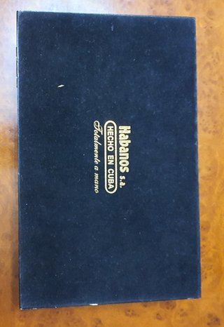 Caja Behike vacía