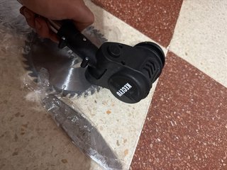 Desbrozadora a batería 21V con accesorios NUEVA