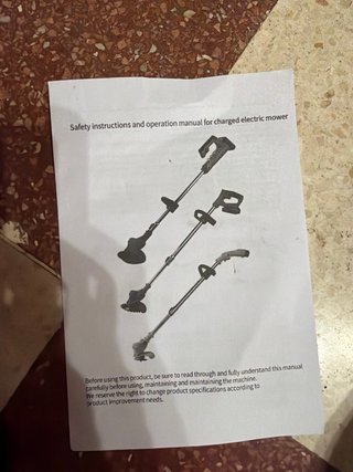 Desbrozadora a batería 21V con accesorios NUEVA