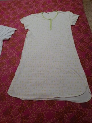 2 Camisones Talla 38-40 con dibujitos