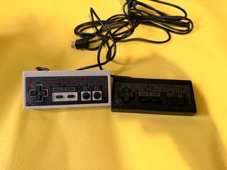 Nintendo Classic Mini NES - Como Nueva + 2 mandos