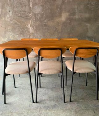 Mesa de comedor y 6 sillas
