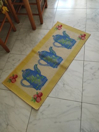 Alfombra de cocina con jarrones azules