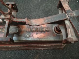 Balanza antigua 10 kg