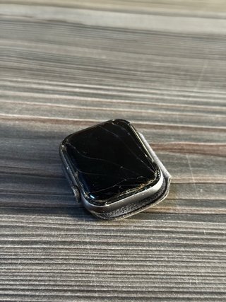 Apple Watch Series 4 CON PANTALLA ROTA
