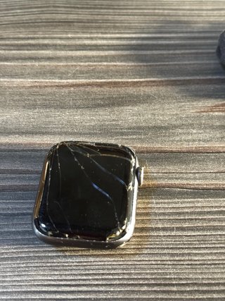 Apple Watch Series 4 CON PANTALLA ROTA