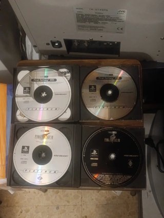 Pacchetto Final Fantasy VII e VIII PS1