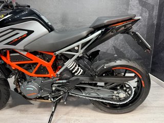 KTM Duke 125 ABS Negra/Naranja