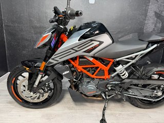 KTM Duke 125 ABS Negra/Naranja