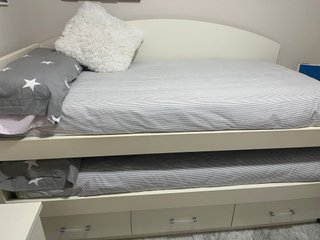 Cama nido con escritorio y mesita