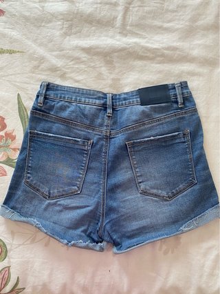 Pantalón corto vaquero Stradivarius