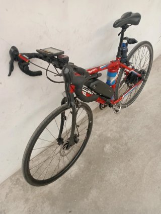 Bicicleta Eléctrica de Carretera Roja