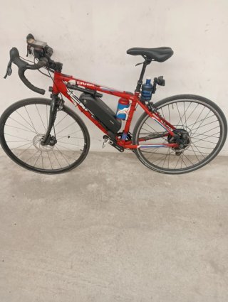 Bicicleta Eléctrica de Carretera Roja