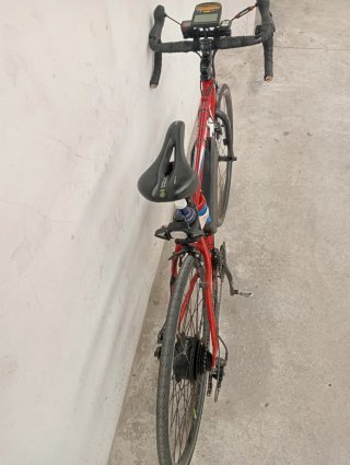 Bicicleta Eléctrica de Carretera Roja