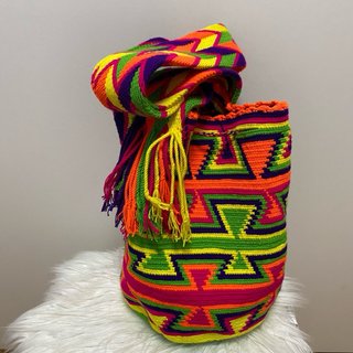 Bolso Wayuu artesanal multicolor