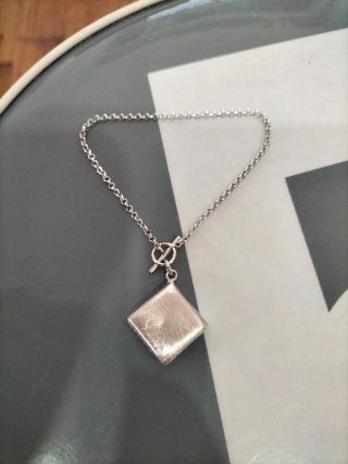 Pulsera Plata Chica Rombo Cierre Toggle
